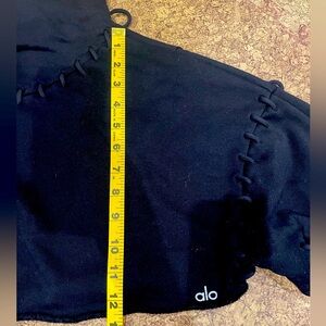 alo cropped sweatshirt